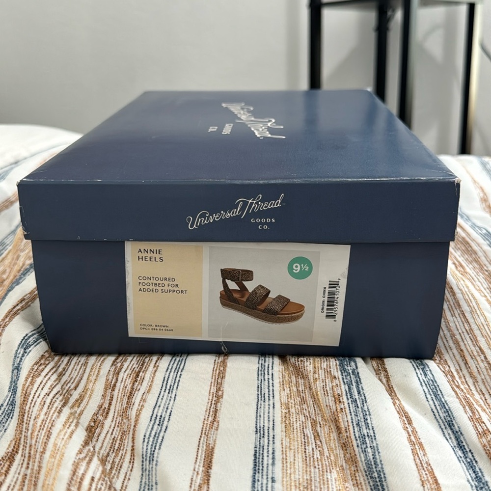 Universal Thread Annie Animal Leopard Print Platform Sandals - Picture 3 of 6